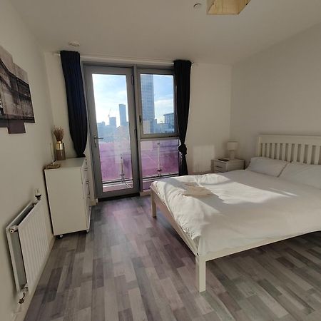 Giogio - Comfortable Stratford Flat With Stunning Views Daire Londra Dış mekan fotoğraf