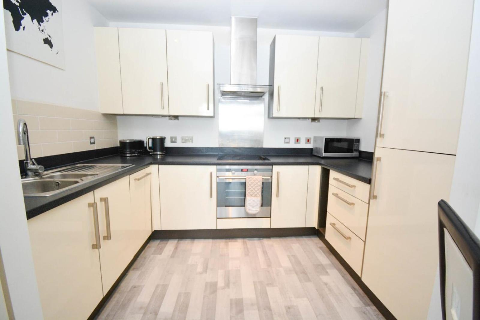 Giogio - Comfortable Stratford Flat With Stunning Views Daire Londra Dış mekan fotoğraf